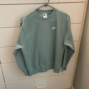 Men’s size small Nike crewneck sweatshirt
